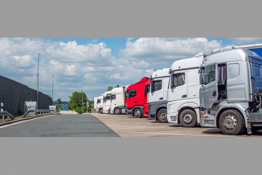 DAF, Daimler, Iveco, Scania und Volvo/Renault wurden zu fast vier Milliarden Euro Bußgeld verurteilt. (Symbolbild: Adobe Stock)